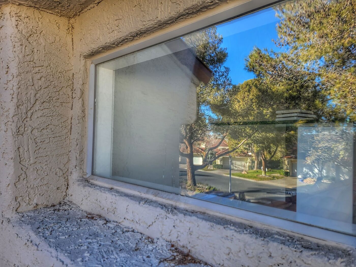 Large picture window cleaned inside and out on a Summerlin home